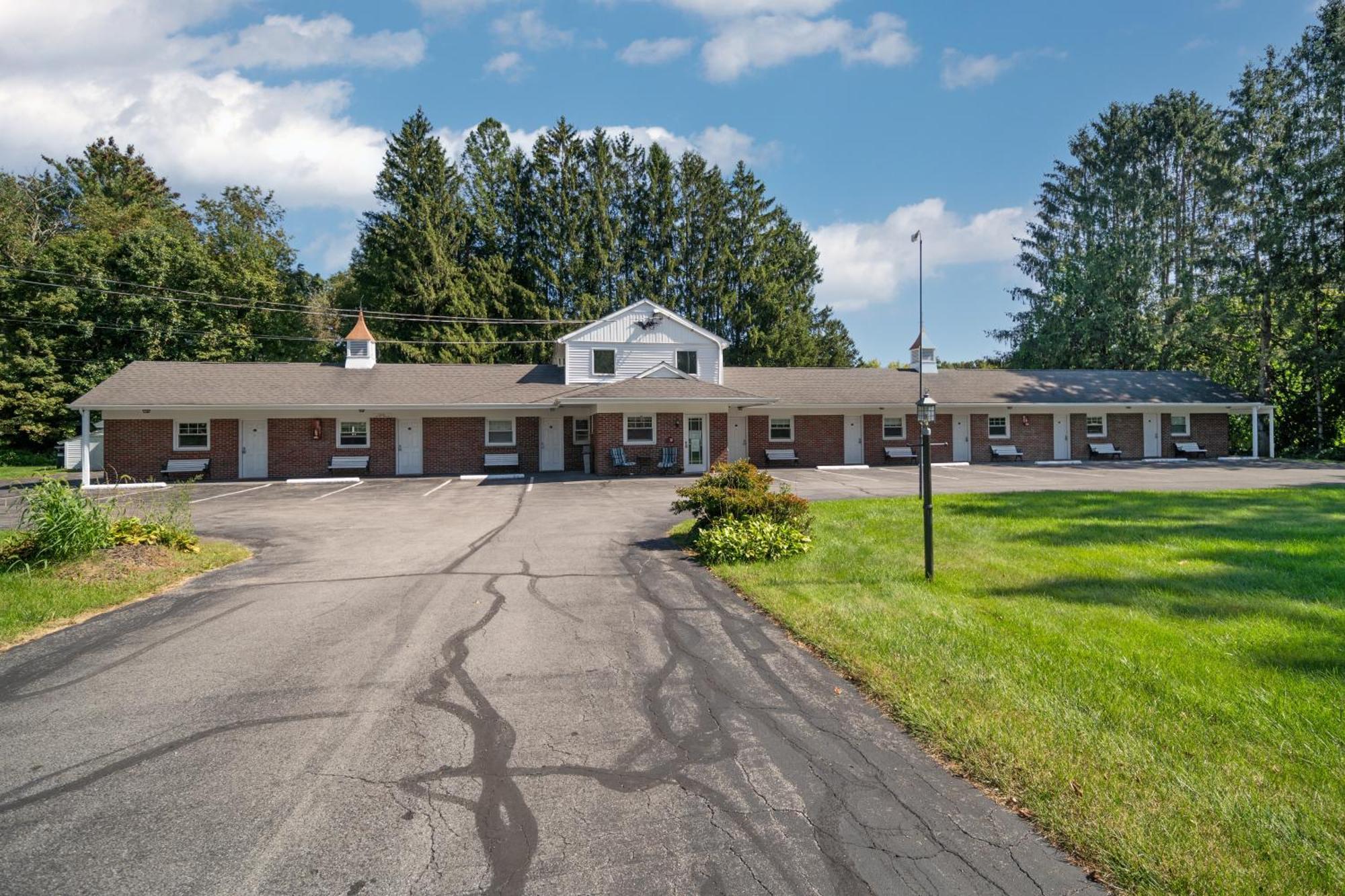 Birches Motel Saratoga Springs Exterior foto