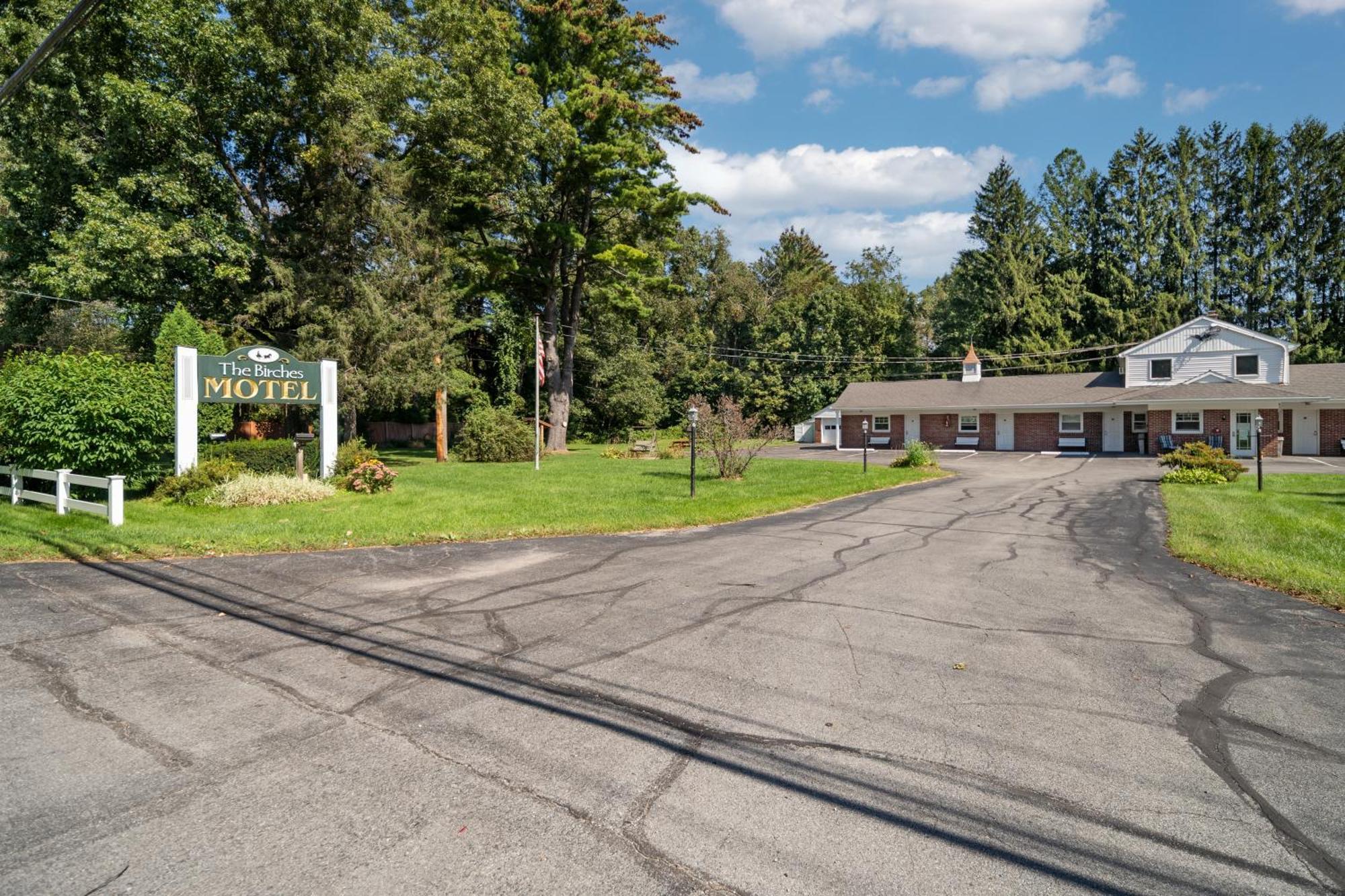 Birches Motel Saratoga Springs Exterior foto